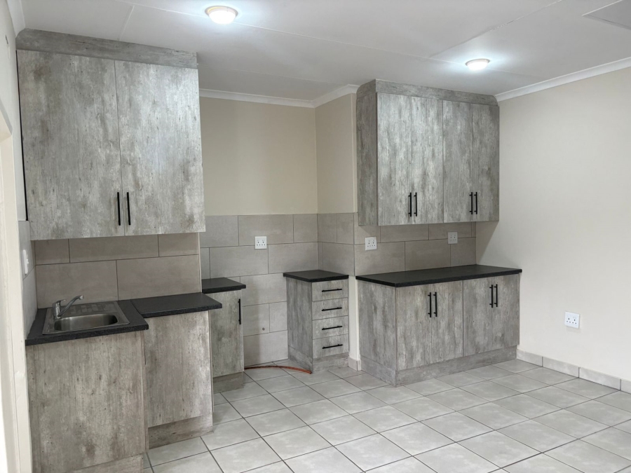 To Let 2 Bedroom Property for Rent in Wilkoppies North West
